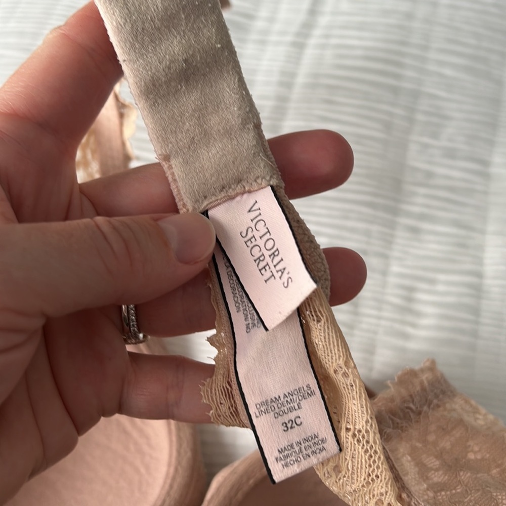 Victoria’s Secret Dream Angels Lined Demi Convertible (can be a racer back) 32C - Picture 3 of 4